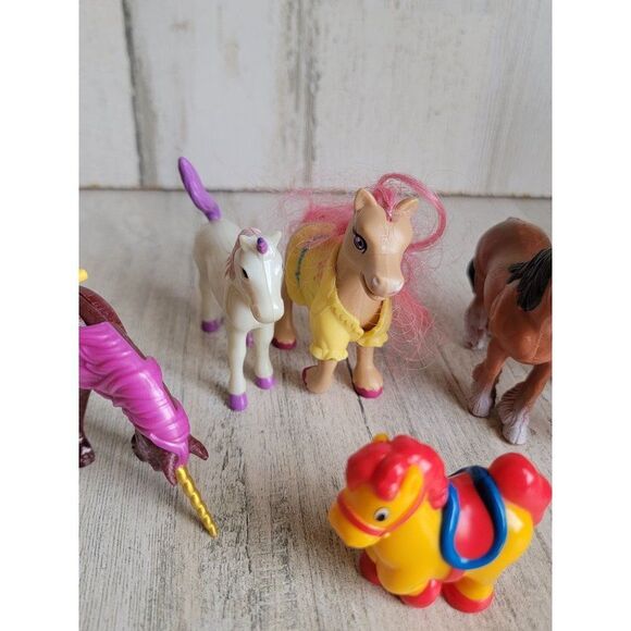 Variety unicorn horse play toy figure set doll assortment - Picture 3 of 9